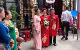 Màn rước dâu hiếm có: Mẹ chồng dắt tay con dâu đi thẳng sang nhà "hàng xóm" đối diện song lại khiến dân mạng vô cùng "thèm muốn"