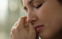 Chảy nước mắt khi ngủ có đáng lo?