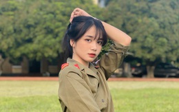 Nữ sinh Ngân hàng gây sốt vì gương mặt đúng chuẩn nàng thơ, đẹp ngẩn ngơ khi diện áo trắng và quân phục