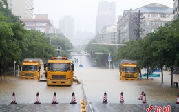 Mưa lũ Trung Quốc: Hồ Bắc báo động đỏ, 1 huyện ở An Huy hủy thi đại học