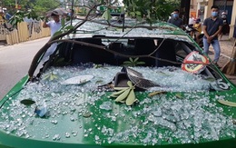 Nổ lớn trên đường Kim Mã, mảnh vỡ cửa kính văng ra đường, trúng xe taxi
