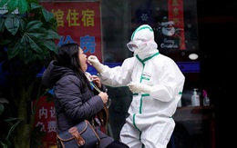 Trung Quốc: Cụ bà U70 tái dương tính sau khi khỏi COVID-19 đã... nửa năm