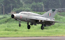 Vì sao Ấn Độ dùng tiêm kích MiG-21 hơn 30 năm tuổi đấu với Không quân Pakistan?