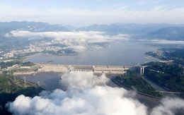 Trung Quốc gấp rút đối phó đỉnh lũ siêu lớn trên sông Trường Giang