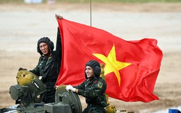 Việt Nam gây ấn tượng mạnh tại Tank Biathlon 2020; BTR-80 cháy động cơ ngay giữa đường đua
