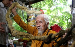 Cụ ông người Việt với bộ tóc dài gần 5m lên báo nước ngoài, tiết lộ niềm tin mạnh mẽ khiến ông không dám cắt suốt 80 năm qua