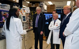 Dự án vắc-xin COVID-19: Điều bất ngờ tháng 10 cho Tổng thống Donald Trump