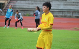 “Ronaldo nữ Việt Nam” Tuyết Dung: 14 năm vang dội, xây nhà tiền tỷ tặng bố mẹ