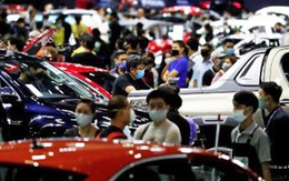Thái Lan tặng tiền cho người dân mua xe mới