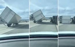 Video: 45 xe tải bị lật nhào do bão lớn trên đường cao tốc, 4 lái xe bị thương
