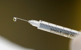 Sẽ không có đủ vaccine Covid-19 để cuộc sống trở lại bình thường cho đến năm 2022