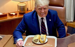 HOT: Tổng thống Mỹ Donald Trump lần đầu chia sẻ khoảnh khắc ăn bánh mì Việt Nam, nhận về hơn 640.000 likes chỉ sau nửa ngày