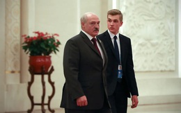 Căng thẳng tột độ: Belarus đóng biên với Ukraine, Ba Lan; rộ tin ông Lukashenko bí mật gửi con đến Moskva