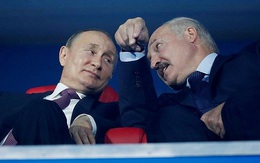 Hai cú bẻ lái điệu nghệ của TT Belarus Lukashenko: Quá bất ngờ, phương Tây choáng váng!