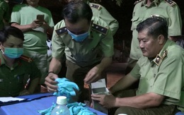 Đột kích nhà kho ở Sài Gòn, phát hiện hơn 4 triệu găng tay y tế qua sử dụng