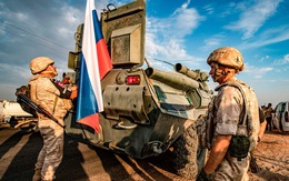 Lỡ "nổi loạn",Thổ khốn đốn trước sự bủa vây của 300 lính Nga ở Syria?