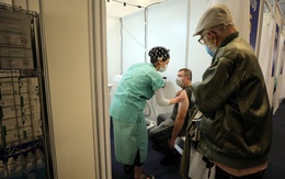 Làm thế nào Israel dẫn đầu thế giới về tiêm chủng ngừa COVID-19?