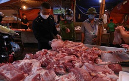 Người dân phải thực hiện quy định phòng dịch COVID-19 khi đến các chợ đầu mối, dân sinh