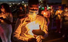 Chuyên gia Anh cảnh báo nguy cơ biến thể Covid-19 ở Nam Phi kháng vắc-xin