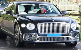 Vừa tậu Bentley Flying Spur đời mới, Ronaldo phải 'xếp xó' mẫu xe siêu sang này vì lý do 'lãng xẹt'