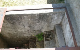 Ngôi mộ 150 năm tuổi có cánh cửa và cầu thang dẫn xuống tận quan tài, ẩn tình phía sau khiến tất cả mọi người phải bật khóc