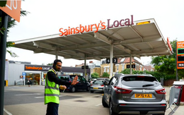 Anh huy động quân đội để xử lý khủng hoảng ‘khát’ xăng