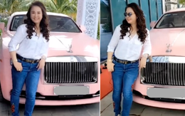 CEO Đại Nam cho dân tình 'rửa mắt' với Rolls-Royce hồng 'bánh bèo' mui trần 2 cửa, phán luôn: Có mấy triệu đô, rẻ mà!