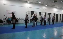 Người Nga đổ xô đến Serbia tiêm vaccine COVID-19 ngoại