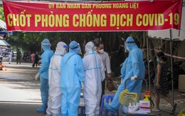 Số ca tử vong vì COVID-19 ở TPHCM giảm kỷ lục trong gần 2 tháng qua. Chuyên gia kiến nghị Hà Nội nên cho ăn uống tại chỗ, học tại trường