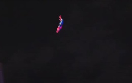 Disney đã tạo ra robot Spider-Man với khả năng nhào lộn tự do trên không trung ở độ cao gần 20m mà không cần dây bảo hộ như thế nào?