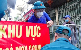 Hà Nội: Cận cảnh lấy mẫu xét nghiệm, phun khử khuẩn ở "ổ dịch" phường Phú Đô có 125 ca F0