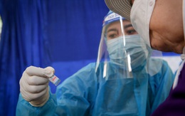 Ngày 15/11, có thêm 8.616 ca COVID-19 mới, 2 quận tại Hà Nội cho phép F1 cách ly tại nhà