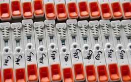 Covid-19 ở Hà Nội căng thẳng trở lại: F0 trong cộng đồng rất lớn, liên tục thêm ổ dịch mới