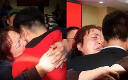 3 đứa con bị bắt cóc cùng lúc, cặp vợ chồng kiên trì đứng 1 chỗ bán thịt bò suốt 26 năm và cuộc đoàn tụ đẫm nước mắt từ manh mối bất ngờ