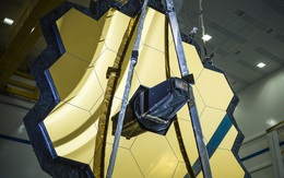 Tai nạn trong lắp đặt kính James Webb khiến NASA phải dời ngày phóng