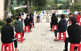 Lấy mẫu xét nghiệm toàn trường sau khi một học sinh lớp 9 nhiễm Covid-19