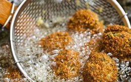 6 thói quen khi nấu ăn cực hại sức khỏe nhưng nhiều người không biết