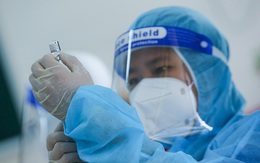 Trẻ mắc Covid-19 và khỏi, bao lâu mới tiêm vắc-xin 5 trong 1?