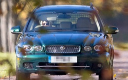 Nữ hoàng Anh khiến giới chơi xe nể phục: Rolls-Royce, Bentley có đủ