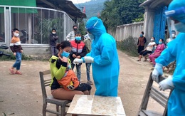 23 người ở một bản miền núi mắc Covid-19 không có triệu chứng, không rõ nguồn lây