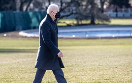 Tổng thống Biden đi chung chuyên cơ Không lực Một với nhân viên mắc COVID-19