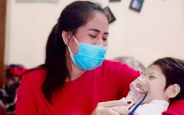 Diễn viên Minh Cúc: Nhà có 5 người nhiễm Covid-19, nhìn nhau qua điện thoại mà đau lòng