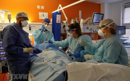 Người mắc COVID-19 mà chưa tiêm vaccine có nguy cơ cao phải điều trị tích cực