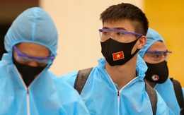 Bóng đá VN 2021: Cầu thủ mất 75 ngày chỉ để cách ly, 1 HLV mắc Covid-19