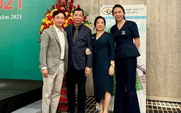 Gia đình nhà tài phiệt Vbiz hội ngộ chung khung hình ngày cuối năm, chi tiết đặc biệt mẹ chồng - nàng dâu gây chú ý!