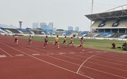 'Nữ hoàng tốc độ' Lê Tú Chinh vô đối trên đường đua 100m