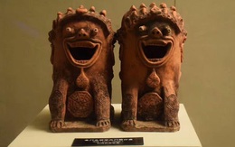 Những cổ vật "lạc loài" trong viện bảo tàng khiến bạn không thể nhịn cười