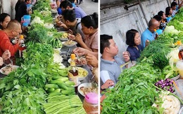 Xôn xao hình ảnh chủ quán bày la liệt rau củ trên bàn để “dằn mặt” khách hay xin thêm rau, sự thật khiến ai cũng mỉm cười