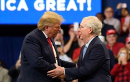 Trump-McConnell không ai chịu ai: “Cơn đau đầu” của đảng Cộng hòa