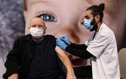 Vaccine thực sự có tác dụng: Covid-19 đang bị chặn đứng tại quốc gia triển khai tiêm chủng thành công nhất thế giới